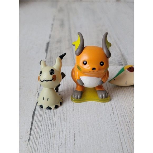 Pokemon playset Raichu Snivy mimikyu toy figure - Picture 3 of 9